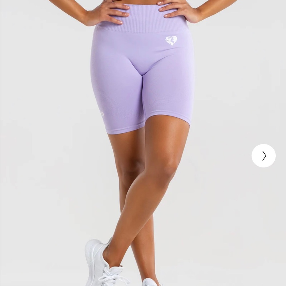 Seamless gym shorts